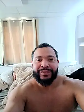 Snapshot of tripping385 chatting on 02-23-26, 10:07 tripping385 online show from 02-23-26, 10:07