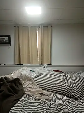 Snapshot of tripping385 chatting on 03-08-26, 05:39 tripping385 online show from 03-08-26, 05:39