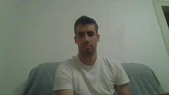 Snapshot of JulioIsHere4you chatting on 10-25-25, 02:30 JulioIsHere4you online show from 10-25-25, 02:30