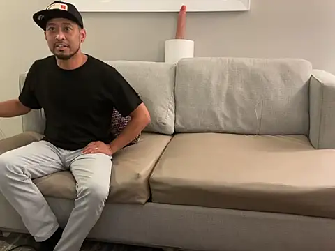 Snapshot of RiverTM chatting on 09-14-25, 08:57 RiverTM online show from 09-14-25, 08:57