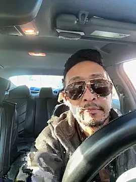 Snapshot of RiverTM chatting on 09-21-25, 03:02 RiverTM online show from 09-21-25, 03:02