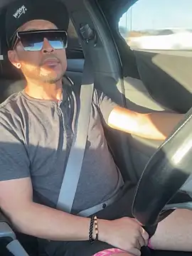 Snapshot of RiverTM chatting on 09-23-25, 12:57 RiverTM online show from 09-23-25, 12:57