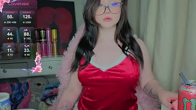 Snapshot of hornyprincess19 chatting on 12-18-25, 10:54 hornyprincess19 online show from 12-18-25, 10:54