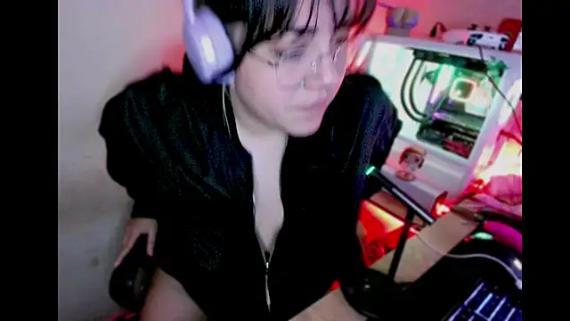 PinkDenial online show from 09-14-25, 04:17