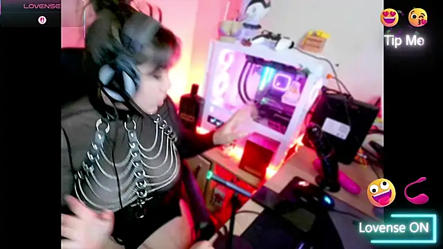 PinkDenial online show from 11-25-25, 01:16