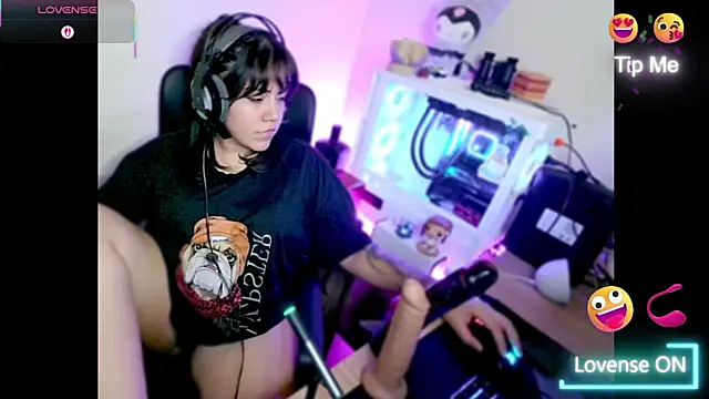 PinkDenial online show from 12-04-25, 04:33