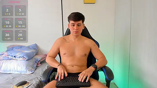 Snapshot of Gingertwink_n chatting on 06-28-26, 04:02 Gingertwink n online show from 06-28-26, 04:02