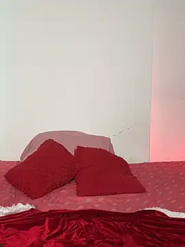 Dark chanel online show from 04-12-26, 03:44