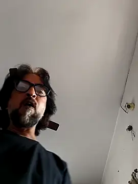 Snapshot of malhotra21 chatting on 10-08-25, 11:08 malhotra21 online show from 10-08-25, 11:08