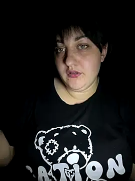 Snapshot of VickiHines chatting on 09-11-25, 08:20 VickiHines online show from 09-11-25, 08:20