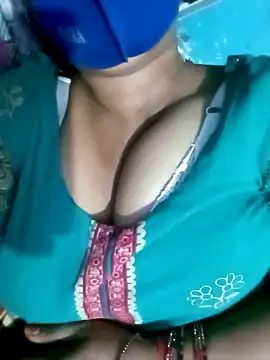 Snapshot of your_favourite_bhabhi chatting on 10-04-25, 08:29 your favourite bhabhi online show from 10-04-25, 08:29