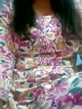 Snapshot of your_favourite_bhabhi chatting on 11-01-25, 03:52 your favourite bhabhi online show from 11-01-25, 03:52