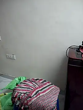 Snapshot of your_favourite_bhabhi chatting on 11-15-25, 06:00 your favourite bhabhi online show from 11-15-25, 06:00