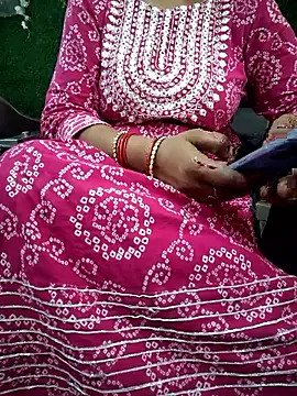 Snapshot of your_favourite_bhabhi chatting on 05-28-26, 07:05 your favourite bhabhi online show from 05-28-26, 07:05