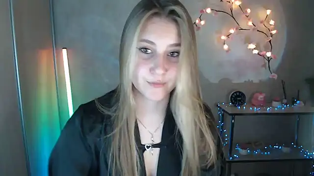 Milka kamila online show from 07-17-26, 12:12