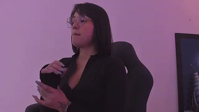 AnnaraLein online show from 11-28-25, 03:42