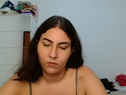 Snapshot of ApenasLys chatting on 04-19-26, 12:22 ApenasLys online show from 04-19-26, 12:22