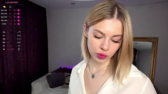 Lil Elisa online show from 10-17-25, 07:11