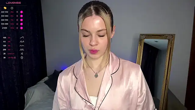 Lil Elisa online show from 10-26-25, 11:16