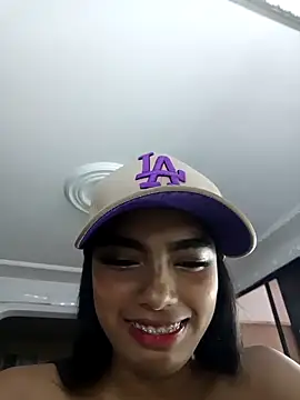 Snapshot of Catalleya_flower chatting on 11-14-25, 07:56 Catalleya flower online show from 11-14-25, 07:56