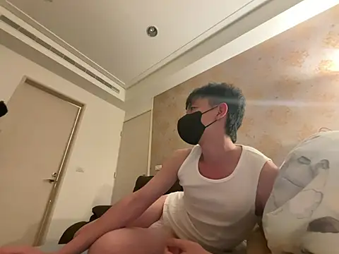 Snapshot of kaikai1335 chatting on 02-02-26, 02:49 kaikai1335 online show from 02-02-26, 02:49