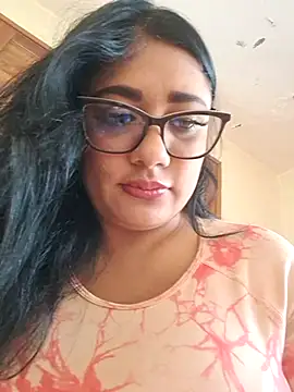 Snapshot of Monse--145 chatting on 01-10-26, 03:03 Monse--145 online show from 01-10-26, 03:03