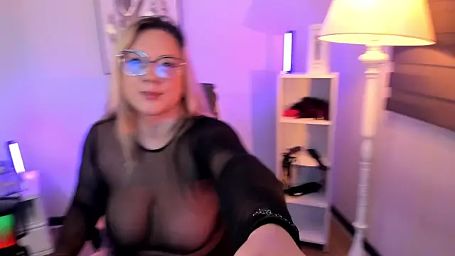 hollie joliie online show from 04-01-26, 12:17