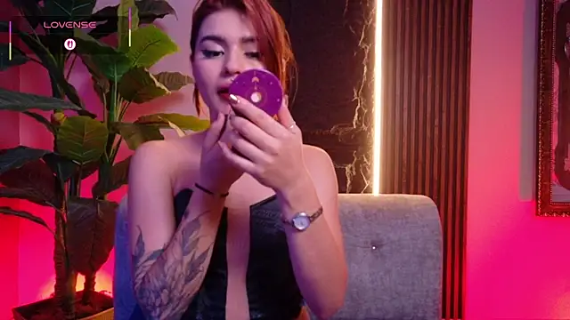 Snapshot of La_Diabla_111_ chatting on 11-30-25, 01:48 La Diabla 111 online show from 11-30-25, 01:48