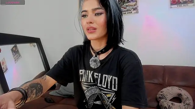 Snapshot of La_Diabla_111_ chatting on 04-30-26, 06:47 La Diabla 111 online show from 04-30-26, 06:47