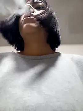 Dulce Bella  online show from 10-21-25, 03:29