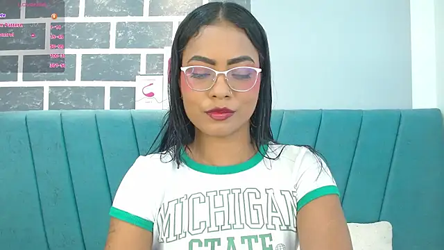 Snapshot of Chloe_Brown3 chatting on 09-17-25, 06:09 Chloe Brown3 online show from 09-17-25, 06:09