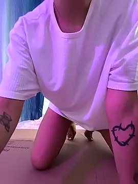 Snapshot of ocxxi_0524 chatting on 02-10-26, 02:54 ocxxi 0524 online show from 02-10-26, 02:54