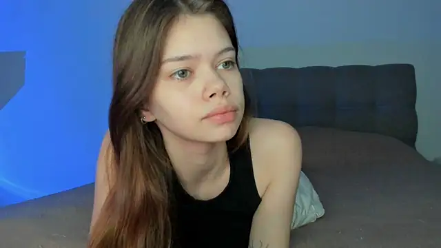 Snapshot of Milimeowww chatting on 12-02-25, 09:21 Milimeowww online show from 12-02-25, 09:21