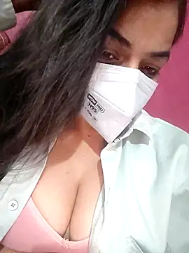 Snapshot of the_saavi chatting on 12-04-25, 06:27 the saavi online show from 12-04-25, 06:27