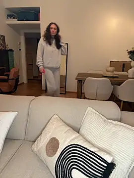 SophiiaStarr online show from 10-18-25, 04:30