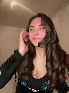 SophiiaStarr online show from 04-18-26, 07:58