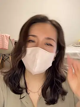 NATSUMI00 online show from 10-04-25, 05:27