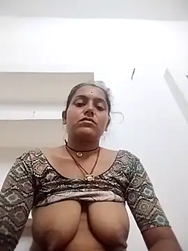 Snapshot of Sonam_shinde chatting on 04-23-26, 08:11 Sonam shinde online show from 04-23-26, 08:11