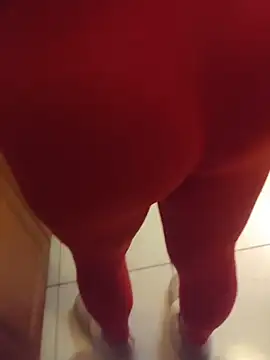 Snapshot of MiriandZacki chatting on 12-14-25, 09:58 MiriandZacki online show from 12-14-25, 09:58