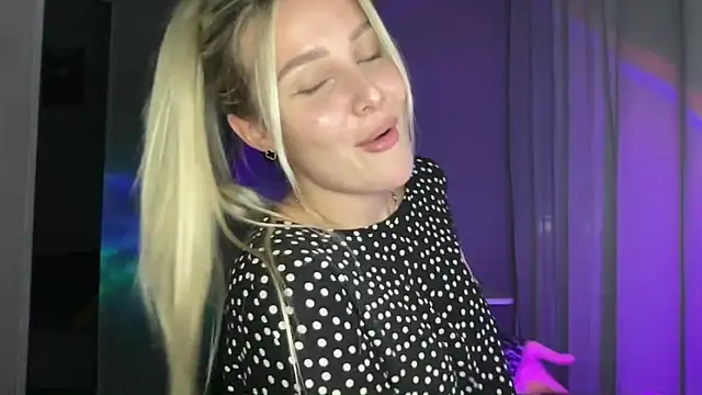 Sasha yourdream online show from 10-18-25, 09:15