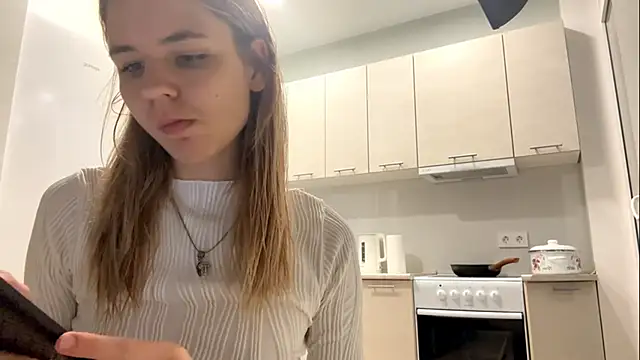 Denni Spilber online show from 10-13-25, 03:23