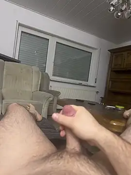 Snapshot of flamur_albania chatting on 11-19-25, 06:30 flamur albania online show from 11-19-25, 06:30