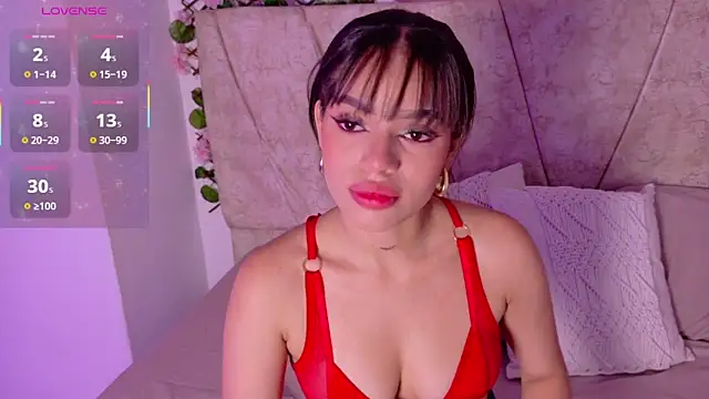 Snapshot of LaraGiil chatting on 11-17-25, 01:17 LaraGiil online show from 11-17-25, 01:17