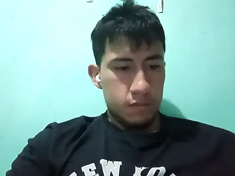 Snapshot of True_Di chatting on 09-13-25, 12:32 True Di online show from 09-13-25, 12:32