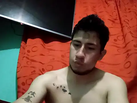 Snapshot of True_Di chatting on 10-07-25, 01:14 True Di online show from 10-07-25, 01:14