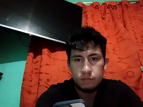 Snapshot of True_Di chatting on 10-17-25, 01:31 True Di online show from 10-17-25, 01:31