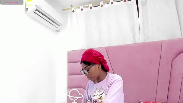 MarianRosse online show from 10-19-25, 07:47