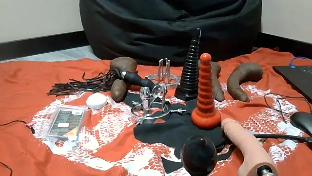denisboyfucktoy online show from 06-02-26, 05:26