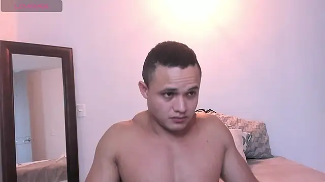 Snapshot of KingLevi01 chatting on 09-09-25, 01:21 KingLevi01 online show from 09-09-25, 01:21