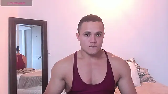 Snapshot of KingLevi01 chatting on 09-11-25, 02:28 KingLevi01 online show from 09-11-25, 02:28